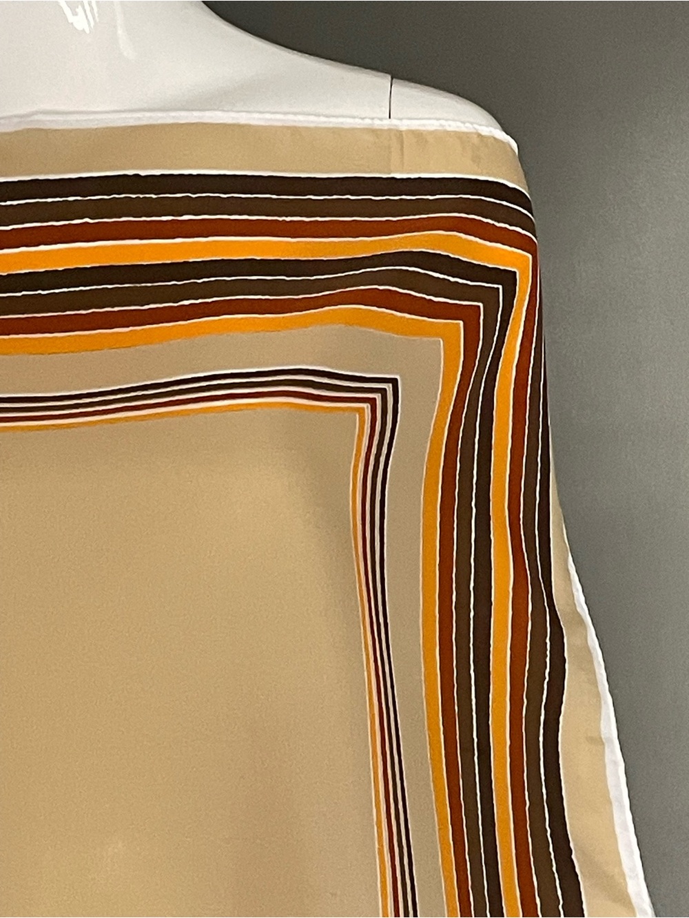 Vintage 70s Striped Poly Scarf 21 In Excellent Confition - Picture 6 of 9